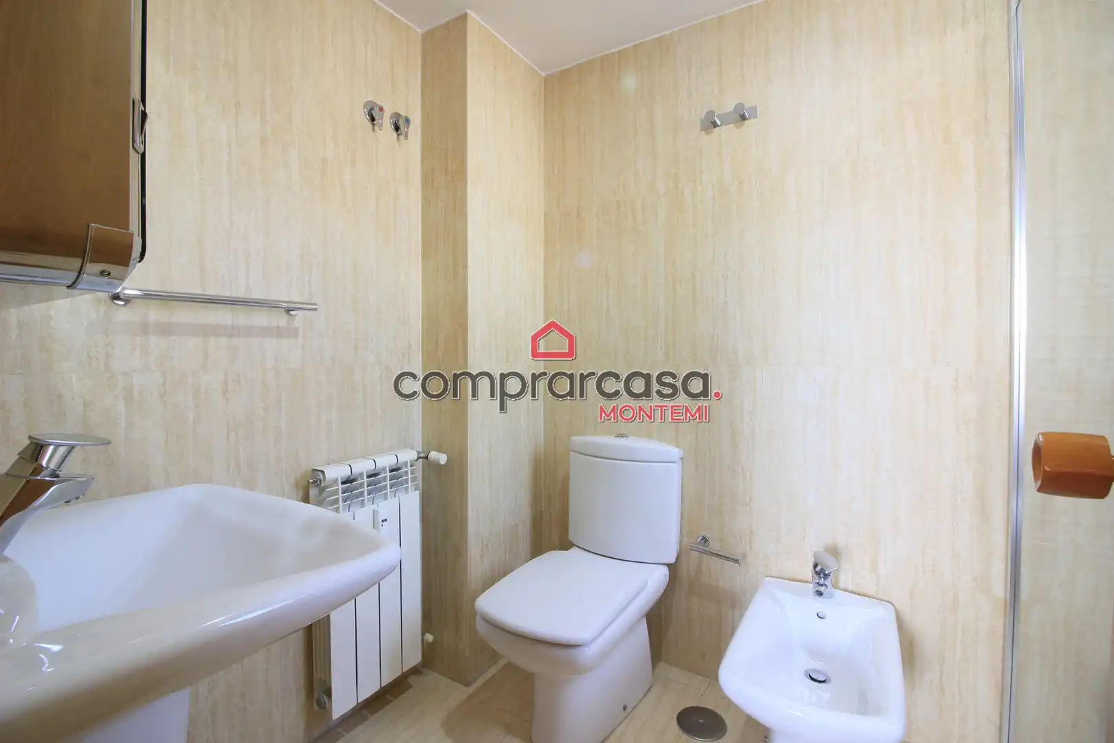 Badezimmer von Wohnung zum Verkauf in Madrid mit Heizung, Parkett und Terrasse