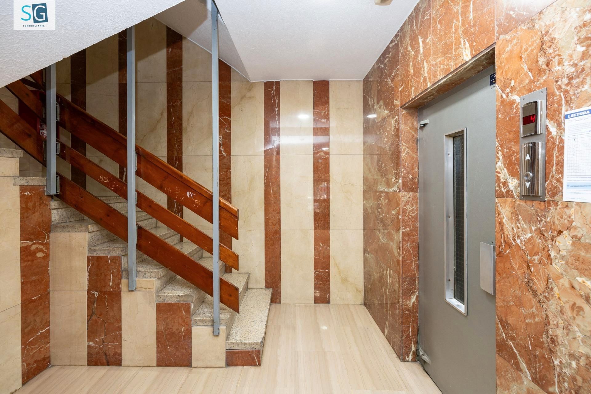 Piso en venta en  Granada Capital con Aire acondicionado y Amueblado