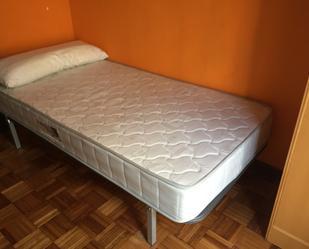 Bedroom of Flat to rent in Santiago de Compostela 