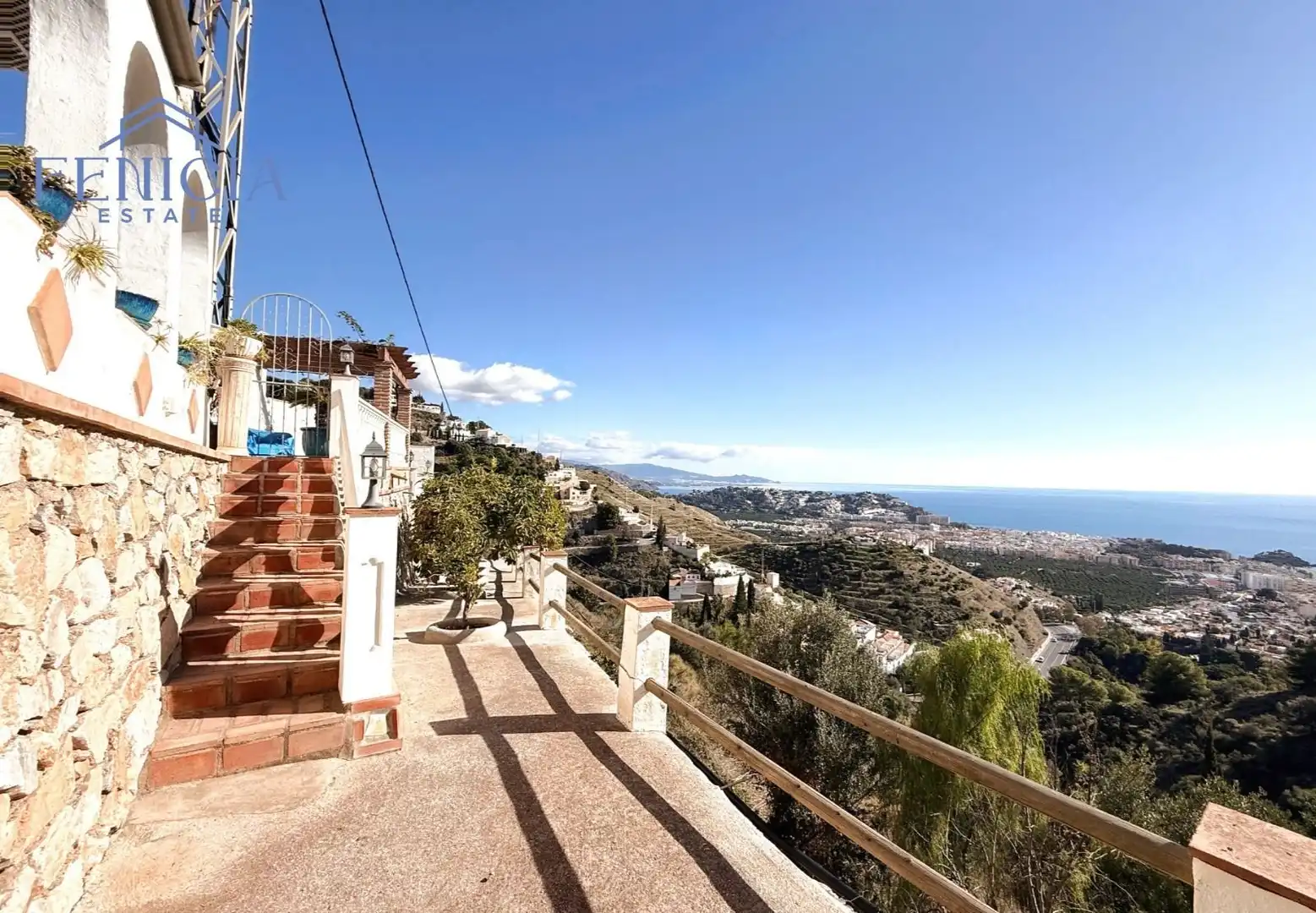 Vista exterior de Casa o chalet en venta en Almuñécar con Aire acondicionado, Calefacción y Jardín privado