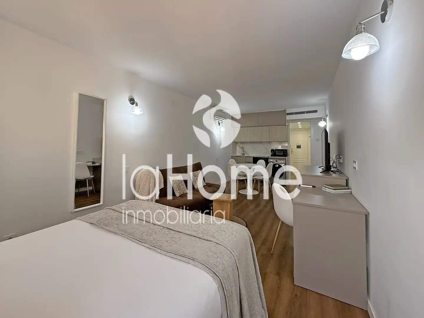 Living room of Lofts for sale in Valencia  with Air Conditioner, Parquet flooring and Furnished