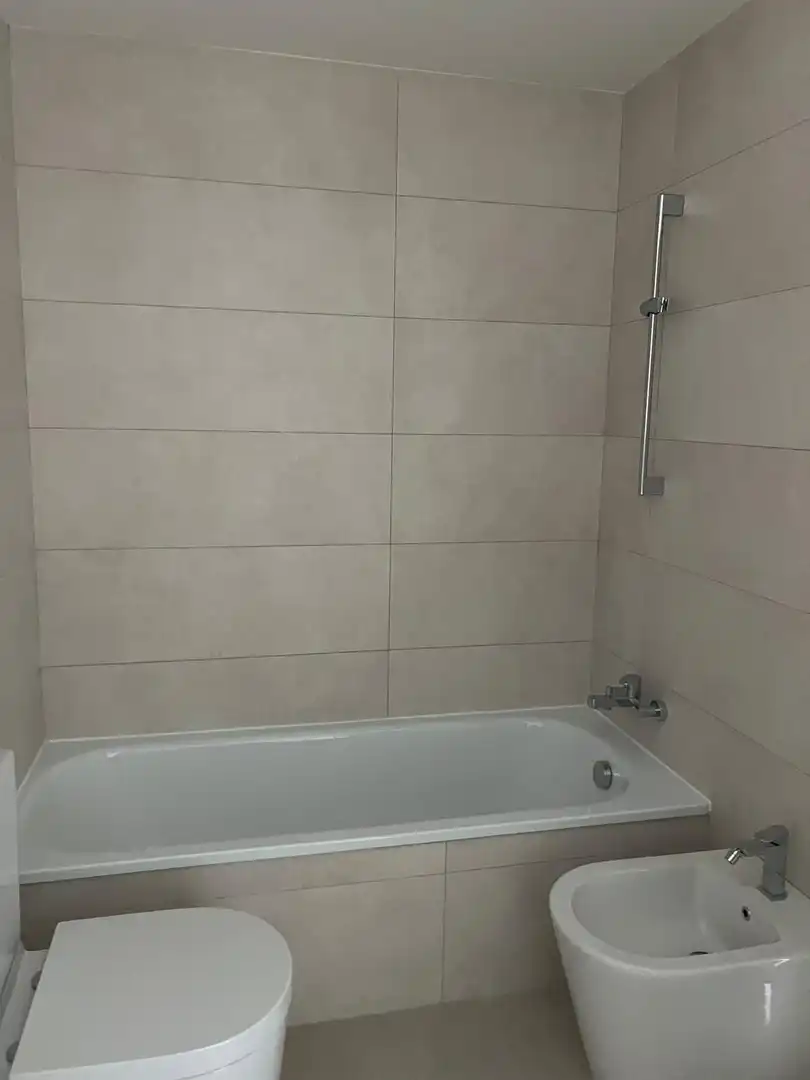 Bany de Pis de lloguer en Torremolinos amb Aire condicionat, Calefacció i Terrassa