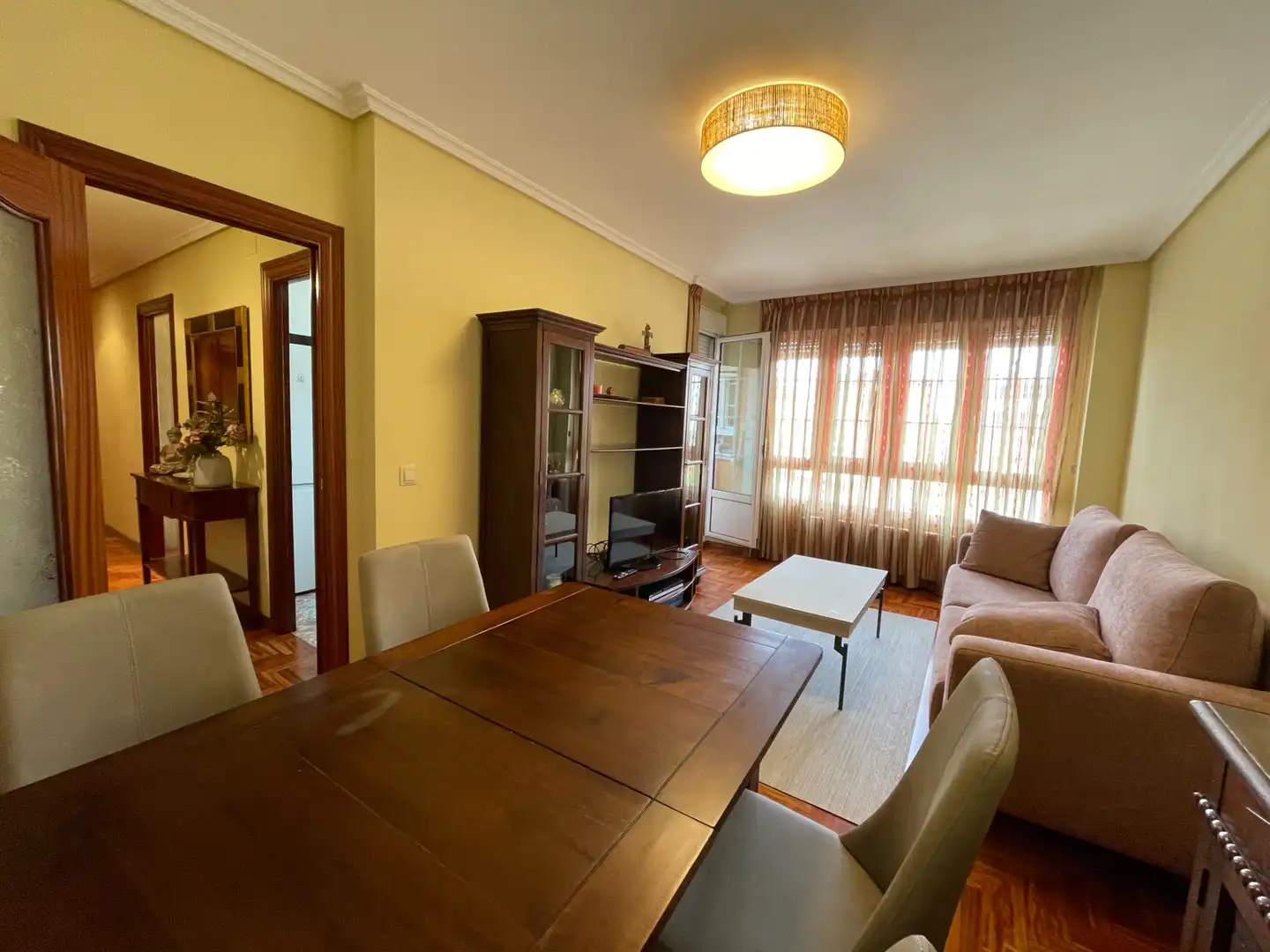 Sala d'estar de Pis en venda en Avilés amb Calefacció, Terrassa i Traster