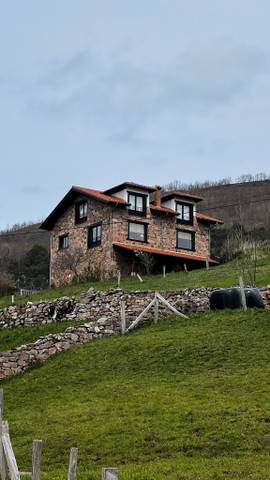 Casa-chalet en Venta en Poblado Pineres en Peñarrubia