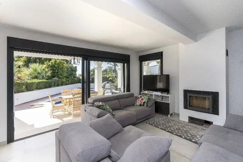 Chalet con piscina en venta en Elviria - Cabopino, imagen 6