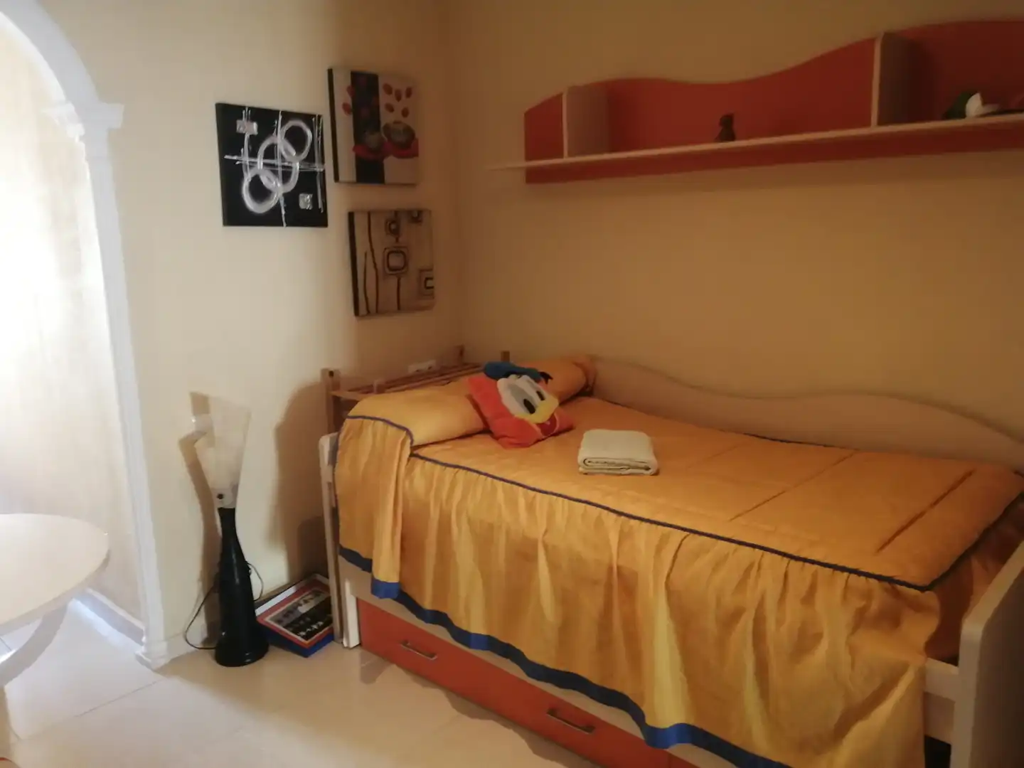 Habitación de Piso de alquiler en Cádiz con Aire acondicionado, Terraza y Amueblado