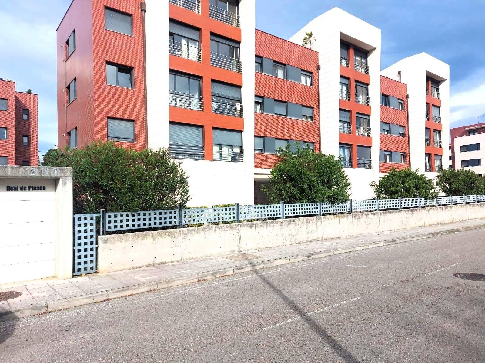 Vista exterior de Pis en venda en Santander amb Calefacció, Jardí privat i Traster