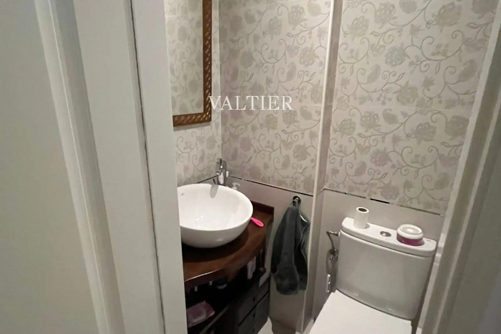 Badezimmer von Wohnung zur Miete in Madrid mit Klimaanlage und Möbliert