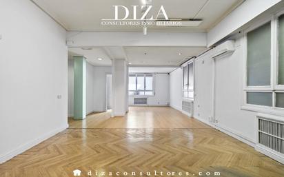 Planta baja for sale in  Madrid Capital  with Air Conditioner, Heating and Storage room