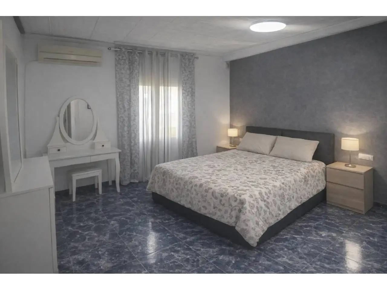 Habitación de Piso en venta en Simat de la Valldigna con Aire acondicionado, Trastero y Amueblado
