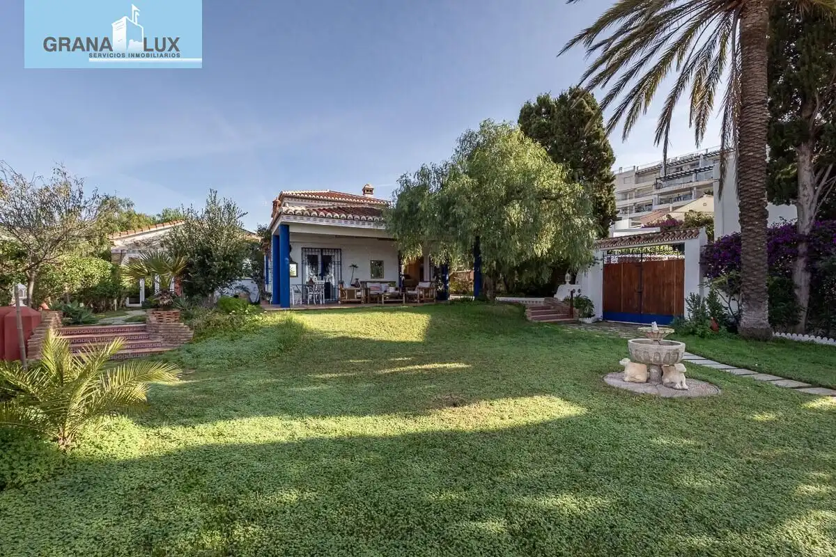 Garden of Houses for sale in Almuñécar  with Air Conditioner, Heating and Private garden