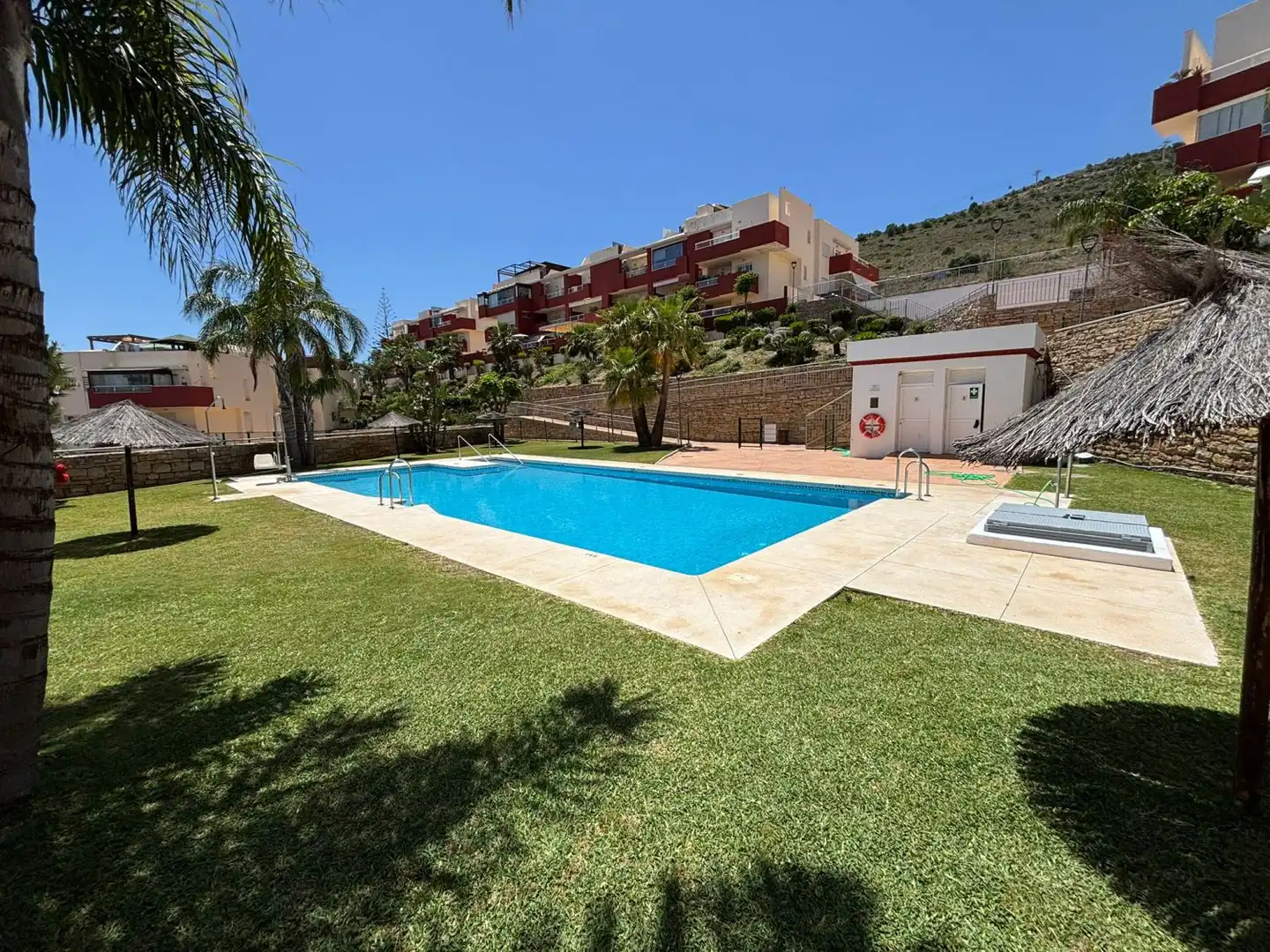 Piscina de Pis en venda en Benalmádena amb Terrassa i Piscina comunitària
