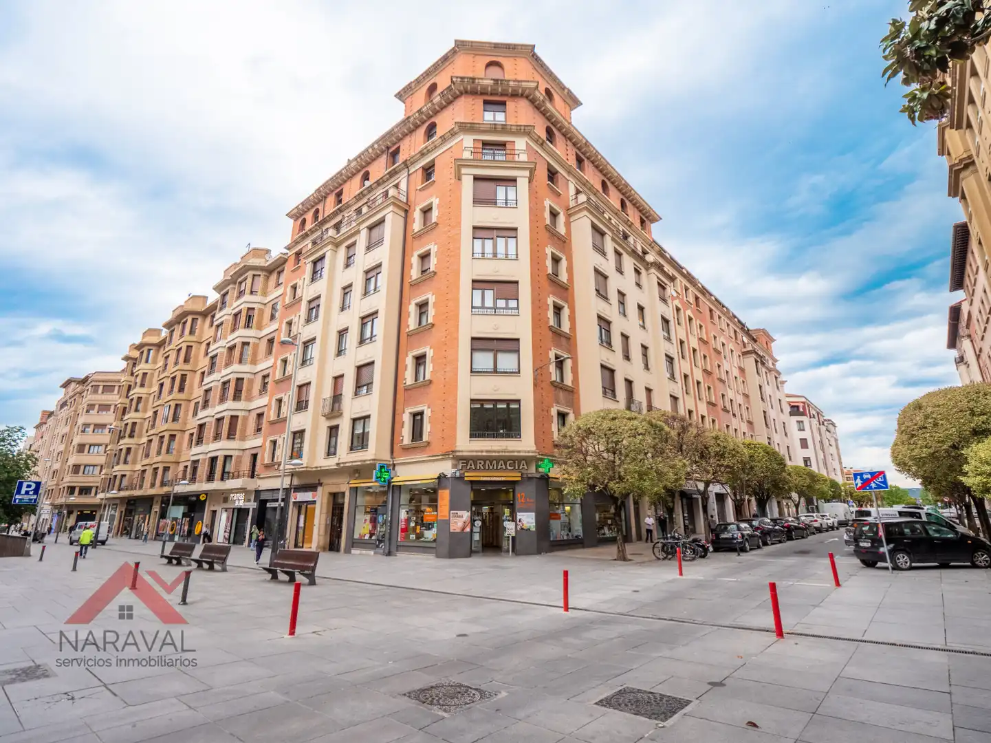 Exterior view of Flat for sale in  Pamplona / Iruña  with Air Conditioner, Heating and Oven