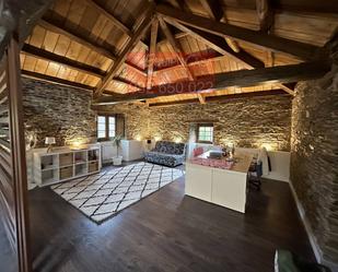 Sala d'estar de Casa o xalet en venda en Castro de Rei amb Calefacció, Jardí privat i Parquet