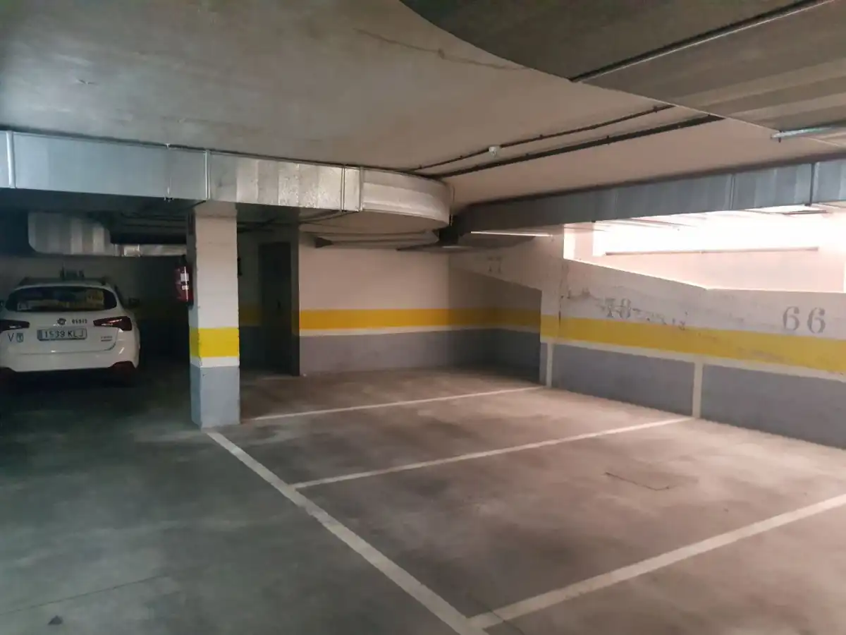 Parking of Garage for rent in Alcalá de Henares