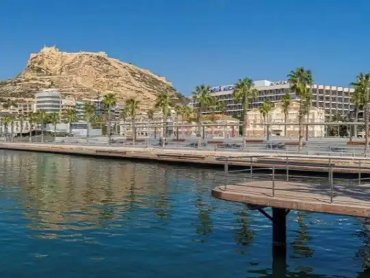 Estudio con piscina en venta en Paseo del Puerto Viejo 3, imagen 2