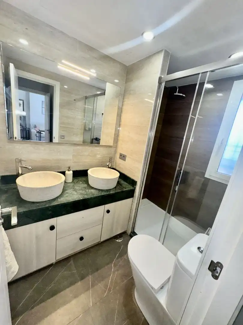 Baño de Piso en venta en Tomares con Aire acondicionado, Calefacción y Piscina comunitaria
