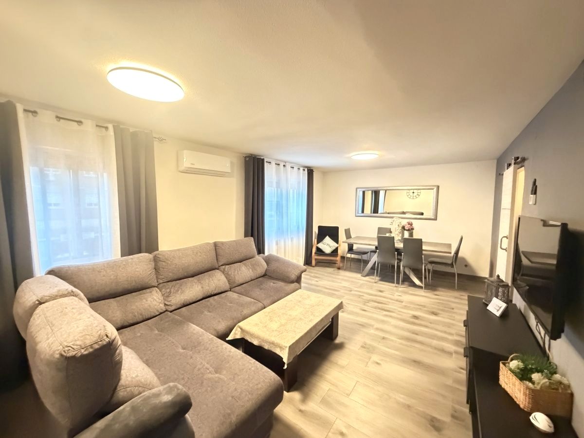 Sala d'estar de Pis en venda en Azuqueca de Henares amb Aire condicionat i Calefacció