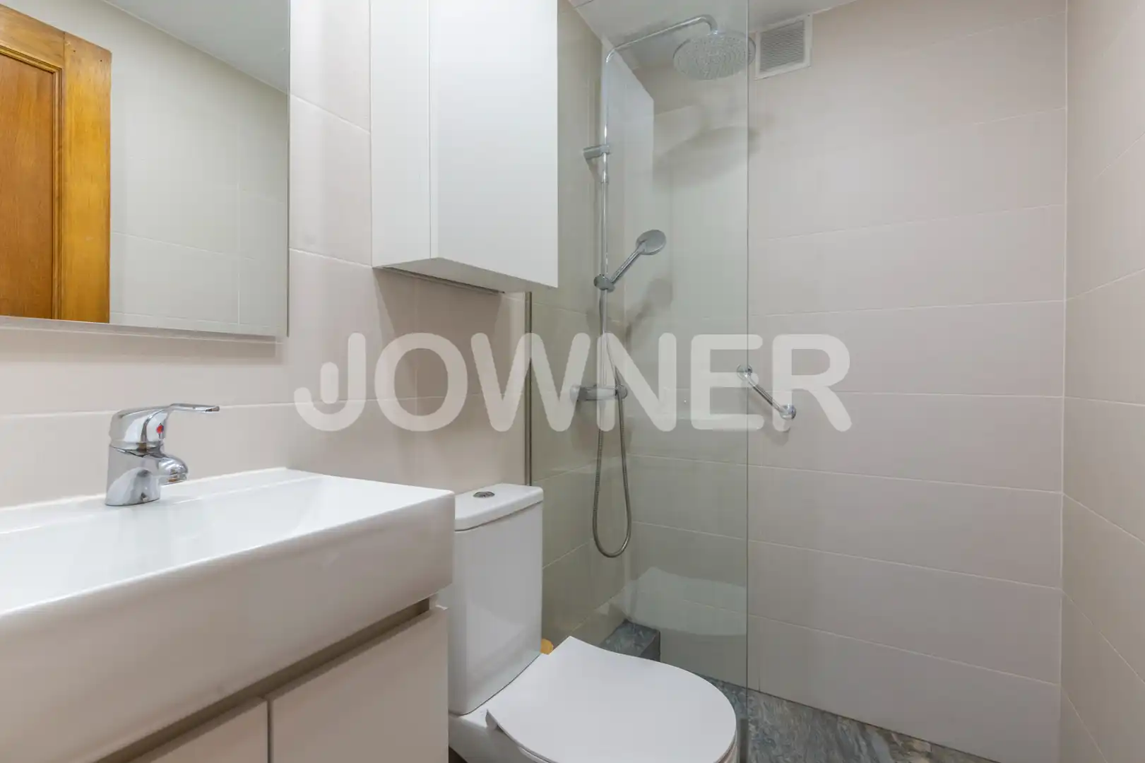 Bathroom of Flat for rent in Madrid  with Air Conditioner, Heating and Terrace