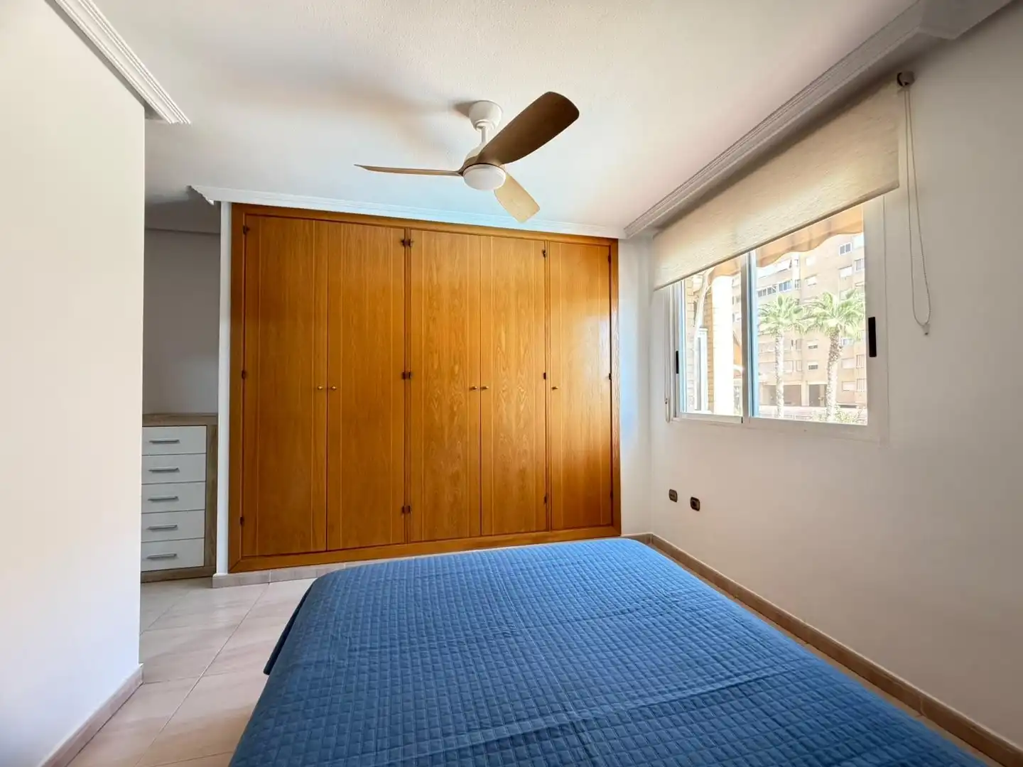 Habitación de Piso de alquiler en Alicante / Alacant con Aire acondicionado, Amueblado y Piscina comunitaria