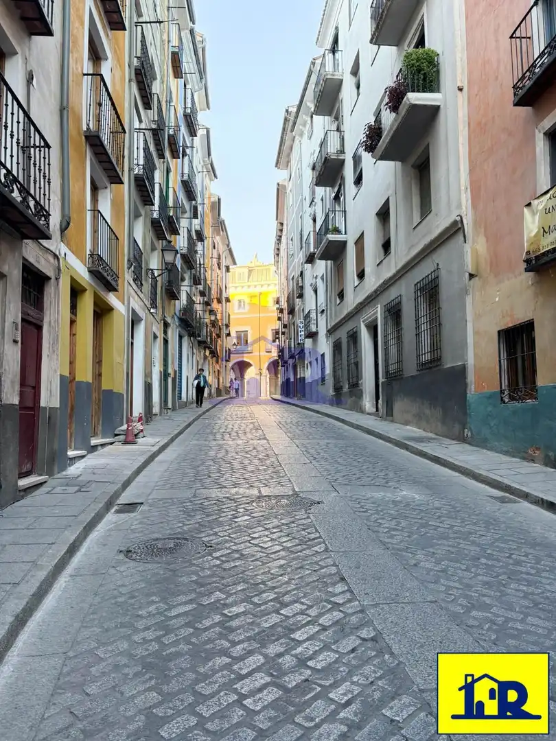 Vista exterior de Piso de alquiler en Cuenca con Calefacción, Terraza y Amueblado