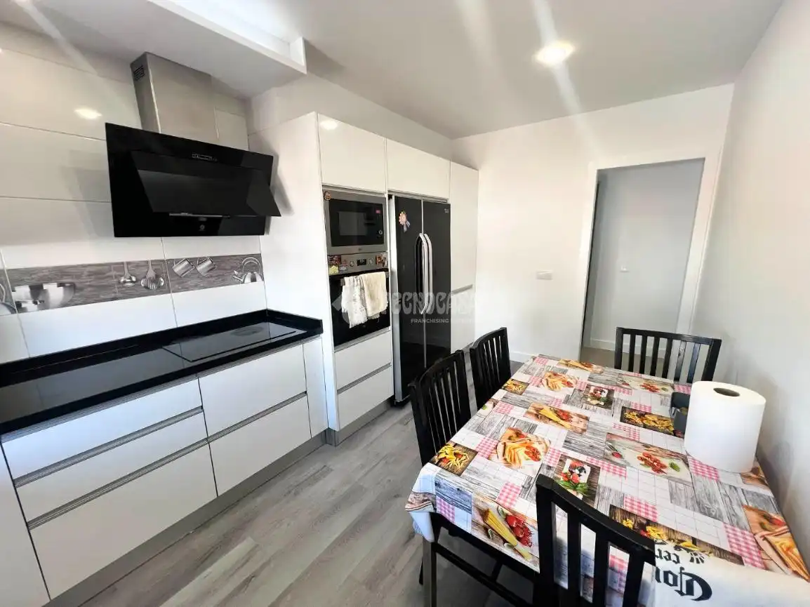 Cocina de Piso en venta en Santa Lucía de Tirajana con Aire acondicionado, Amueblado y Balcón