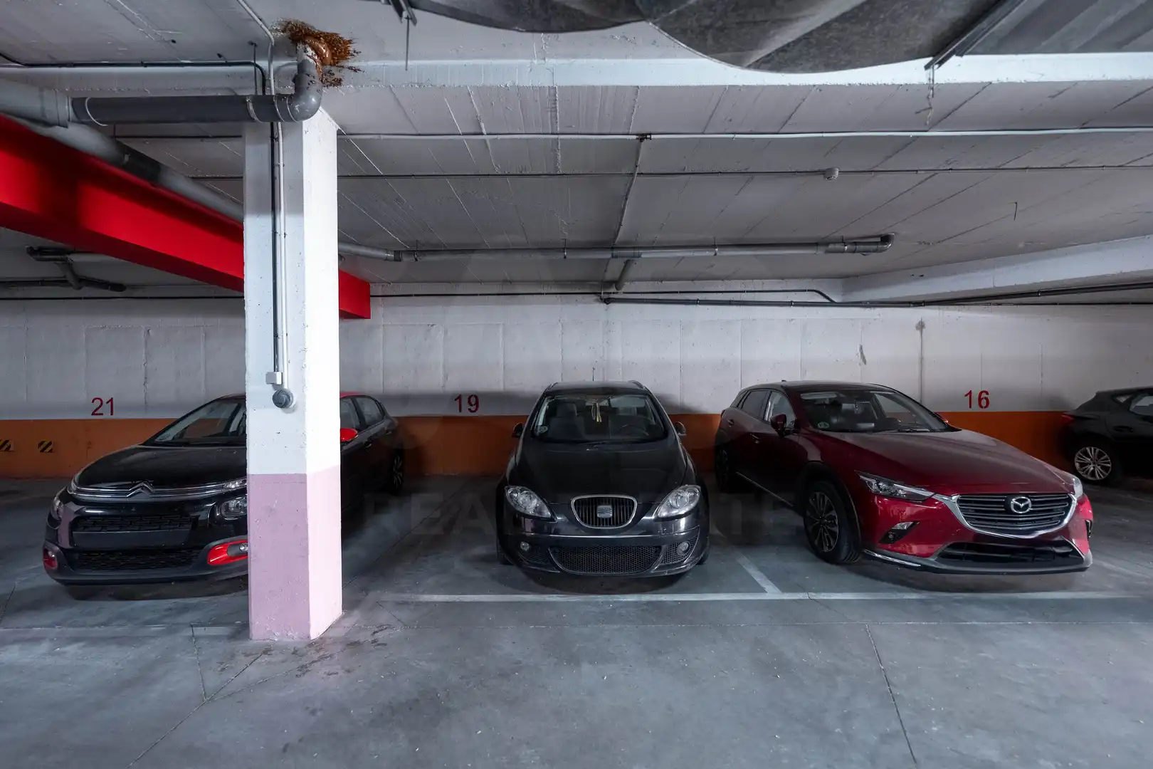 Parking de Dúplex en venta en Torrejón de Ardoz con Calefacción, Terraza y Piscina