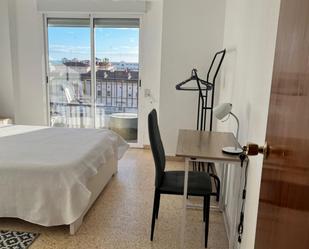 Dormitori de Apartament per a compartir en  Valencia Capital amb Moblat, Balcó i Internet