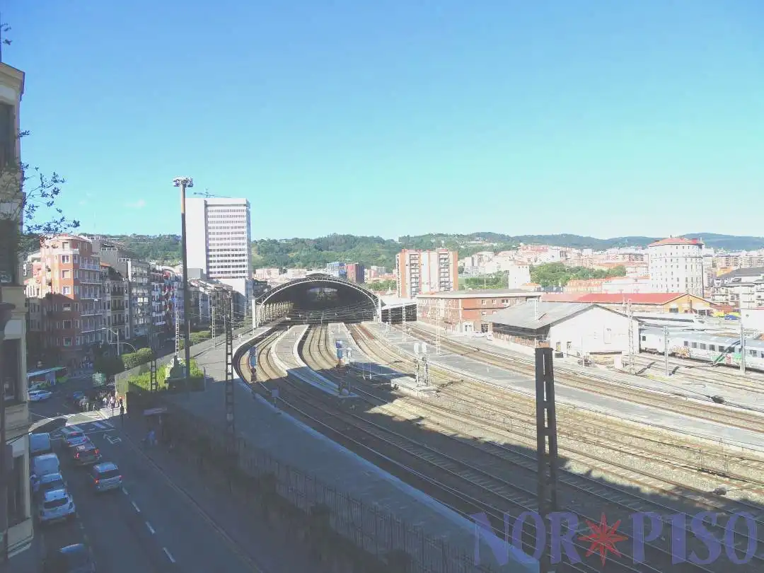 Exterior view of Flat for rent in Bilbao   with Heating, Furnished and Balcony
