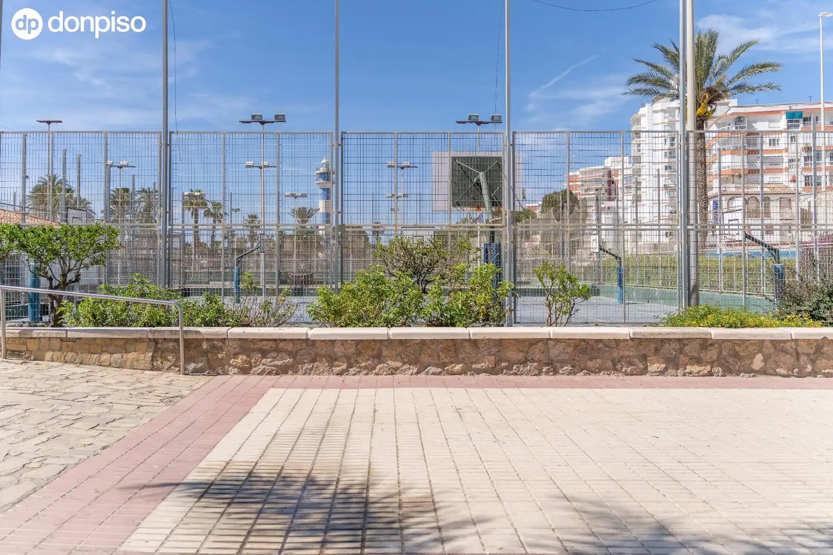 Vista exterior de Pis en venda en Vélez-Málaga