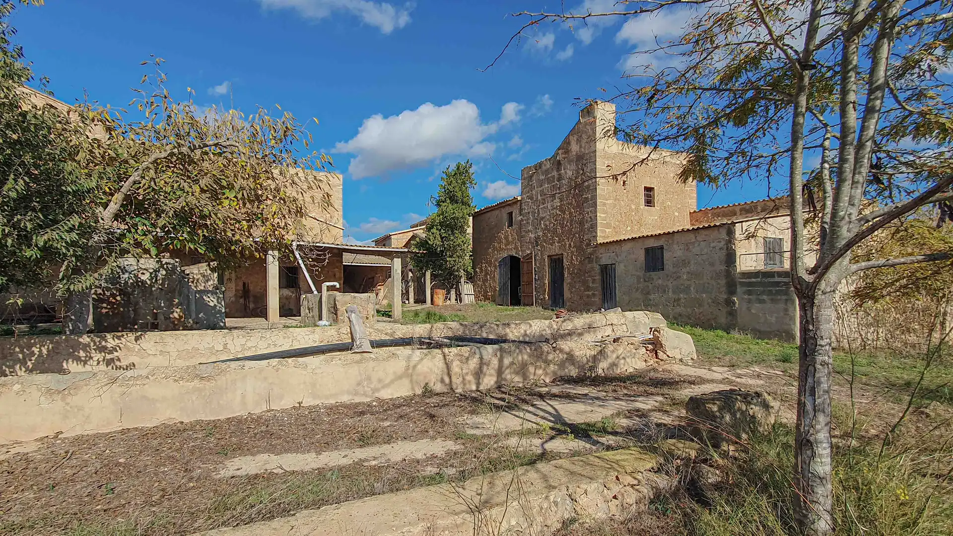 Vista exterior de Finca rústica en venda en  Palma de Mallorca amb Jardí privat, Terrassa i Traster
