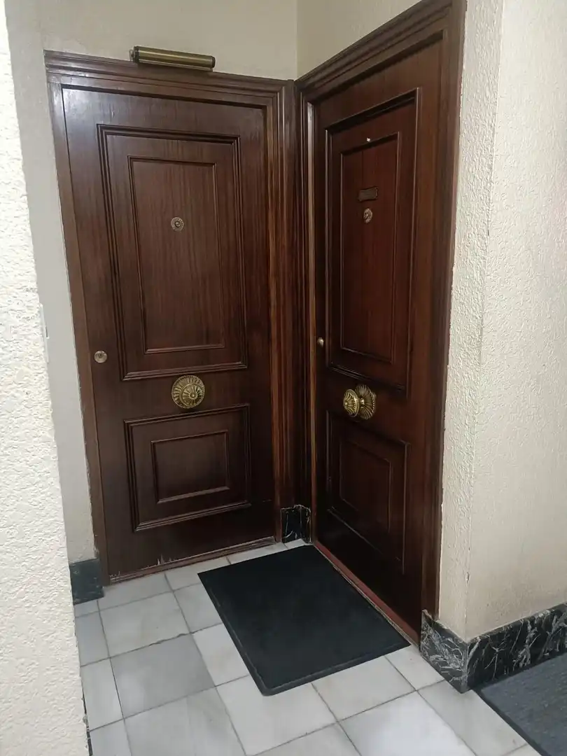Wohnung zum Verkauf in Ponferrada mit Heizung, Terrasse und Abstellraum