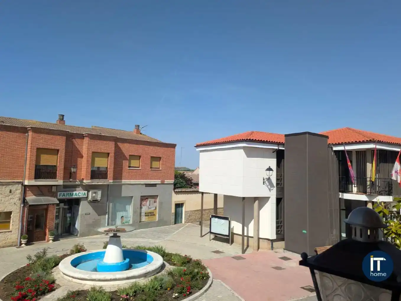 Vista exterior de Piso en venta en Villabrágima con Amueblado y Balcón