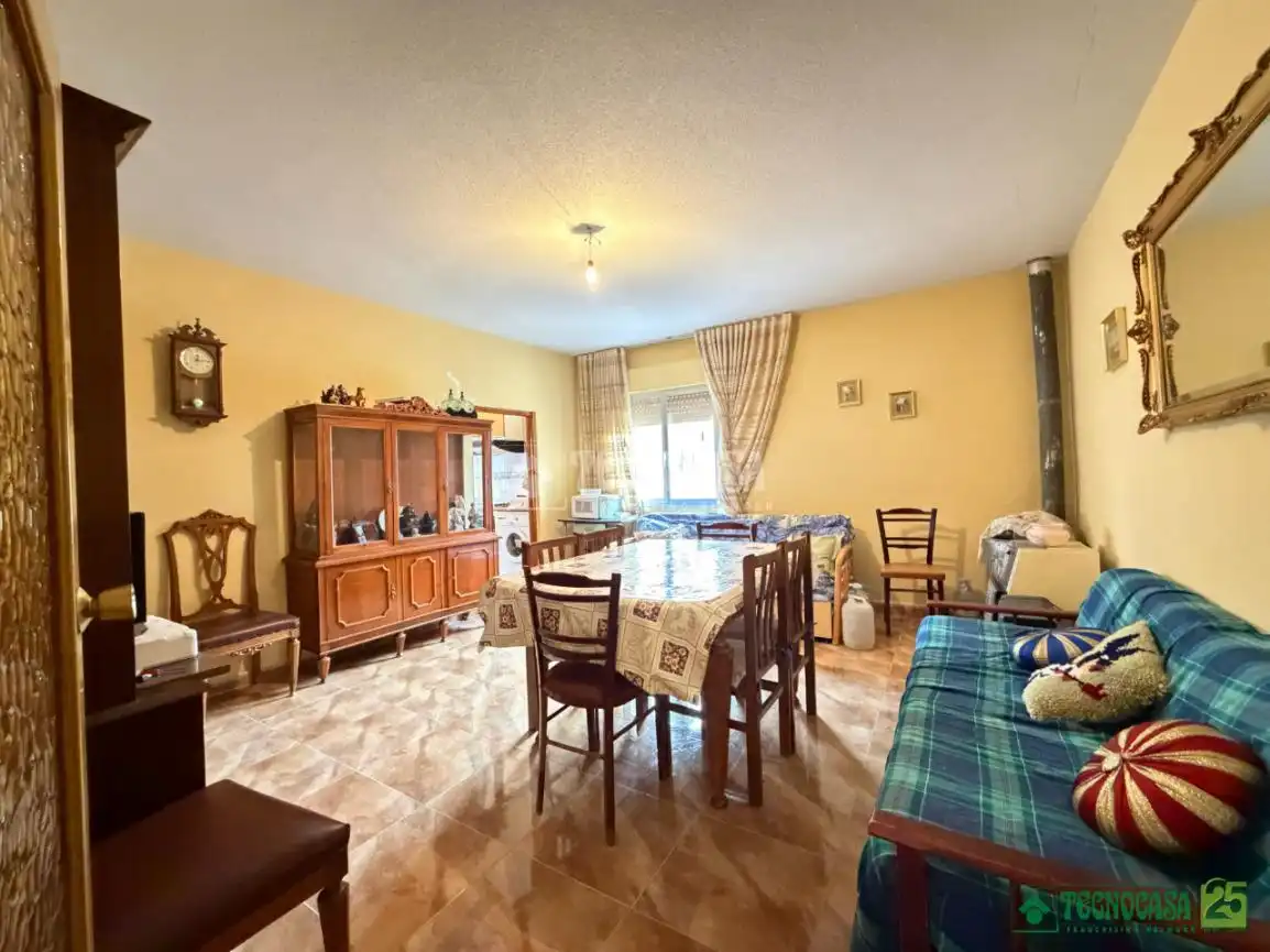 Vista exterior de Casa o chalet en venta en Illana con Aire acondicionado y Calefacción