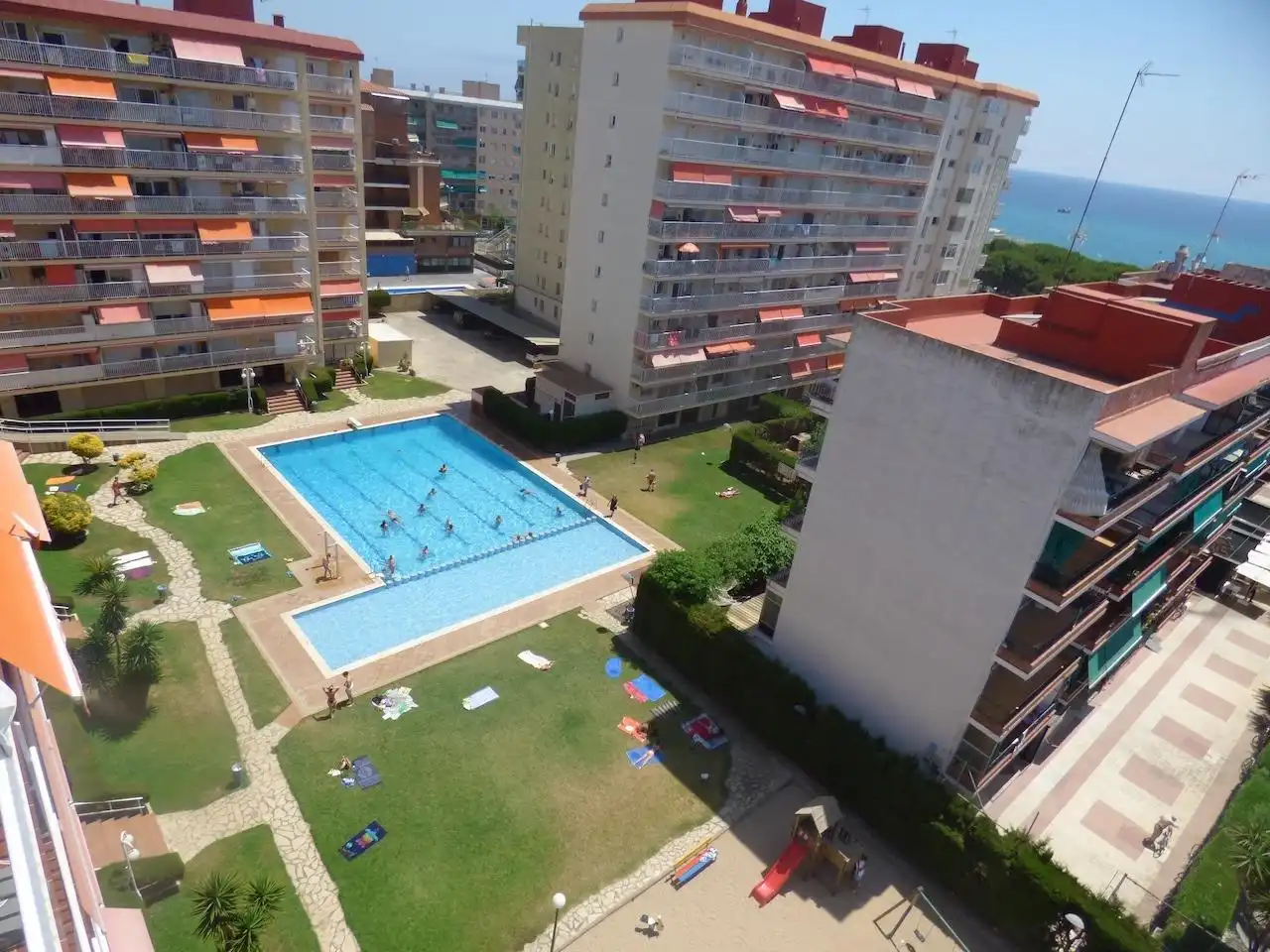 Schwimmbecken von Wohnung zum Verkauf in Malgrat de Mar mit Heizung, Privatgarten und Terrasse