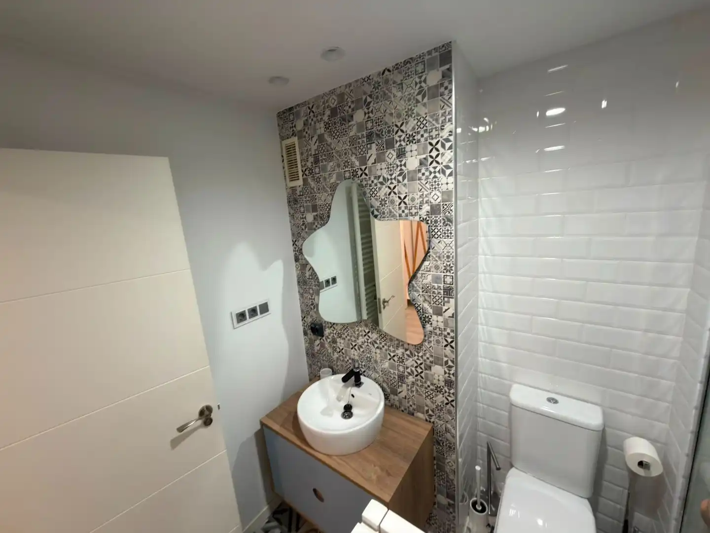 Badezimmer von Wohnung zur Miete in Cuenca mit Heizung und Abstellraum