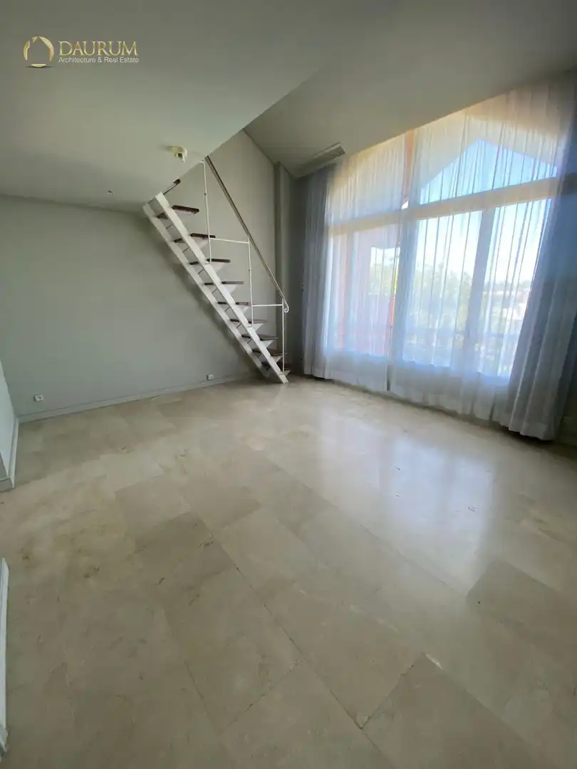 Sala de estar de Dúplex en venta en Madrid con Aire acondicionado, Calefacción y Trastero