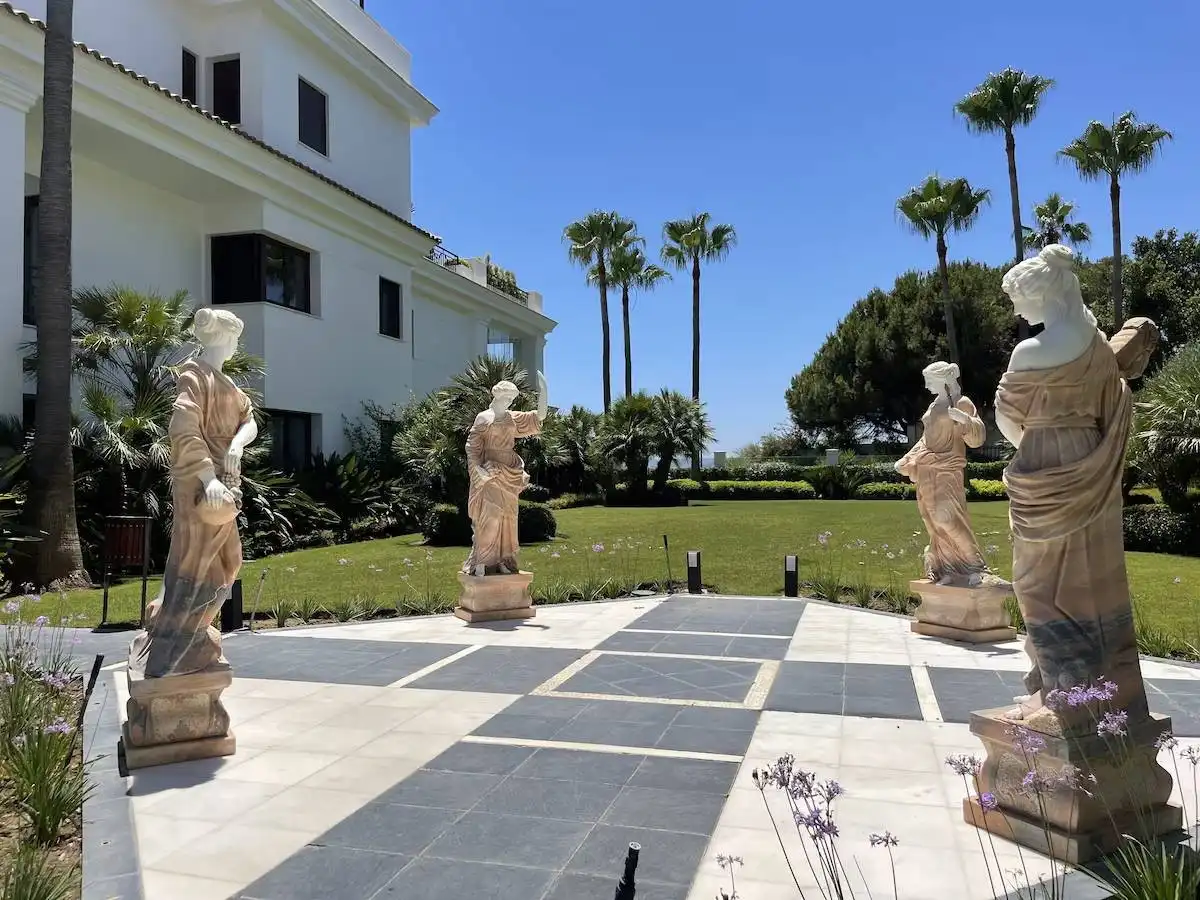 Jardí de Apartament en venda en Estepona amb Aire condicionat, Terrassa i Piscina