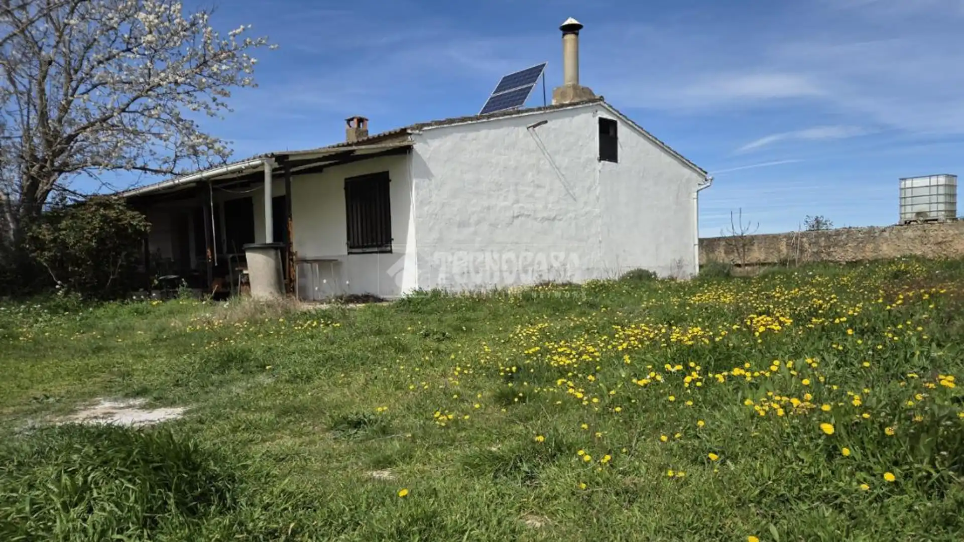 Casa adosada en venda en Almudévar