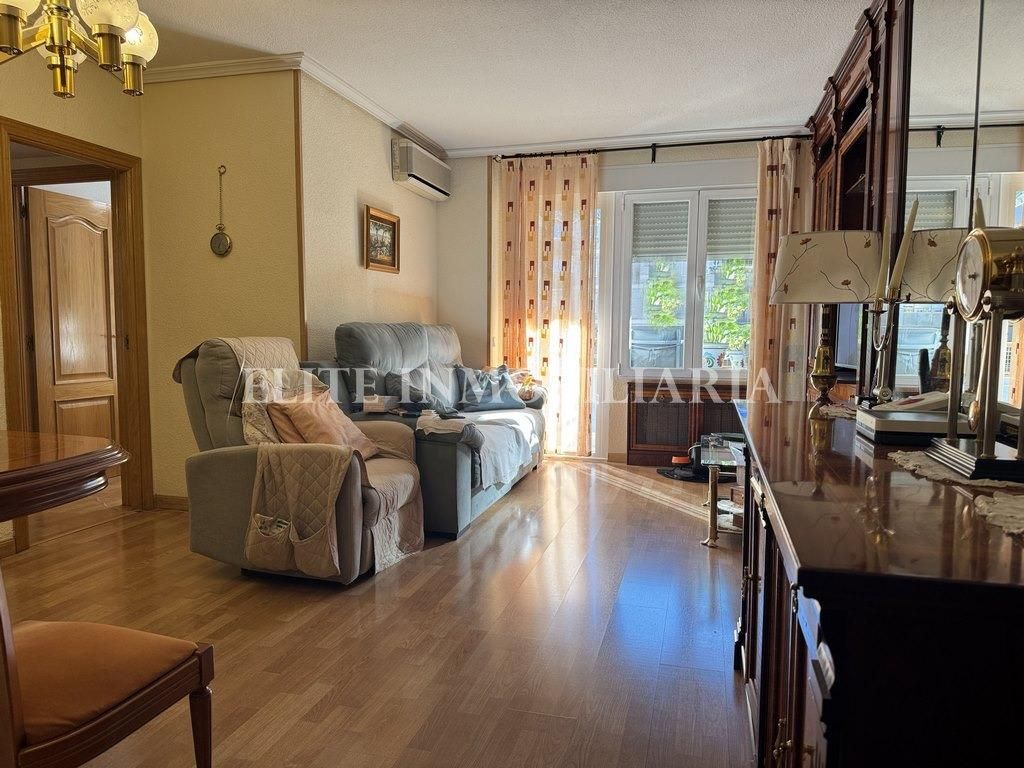 Sala d'estar de Pis en venda en Alcorcón amb Aire condicionat, Calefacció i Terrassa