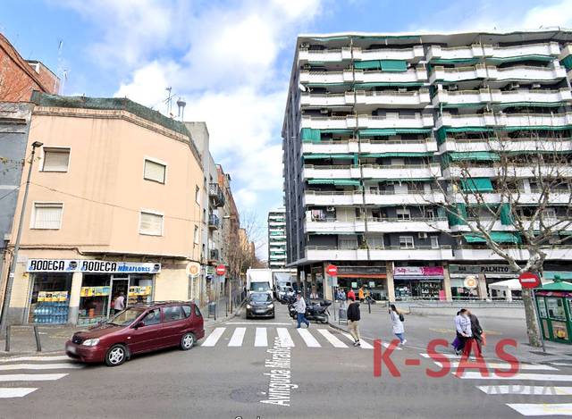 Local comercial en Alquiler en Carrer de Llevant, 82 en La Florida