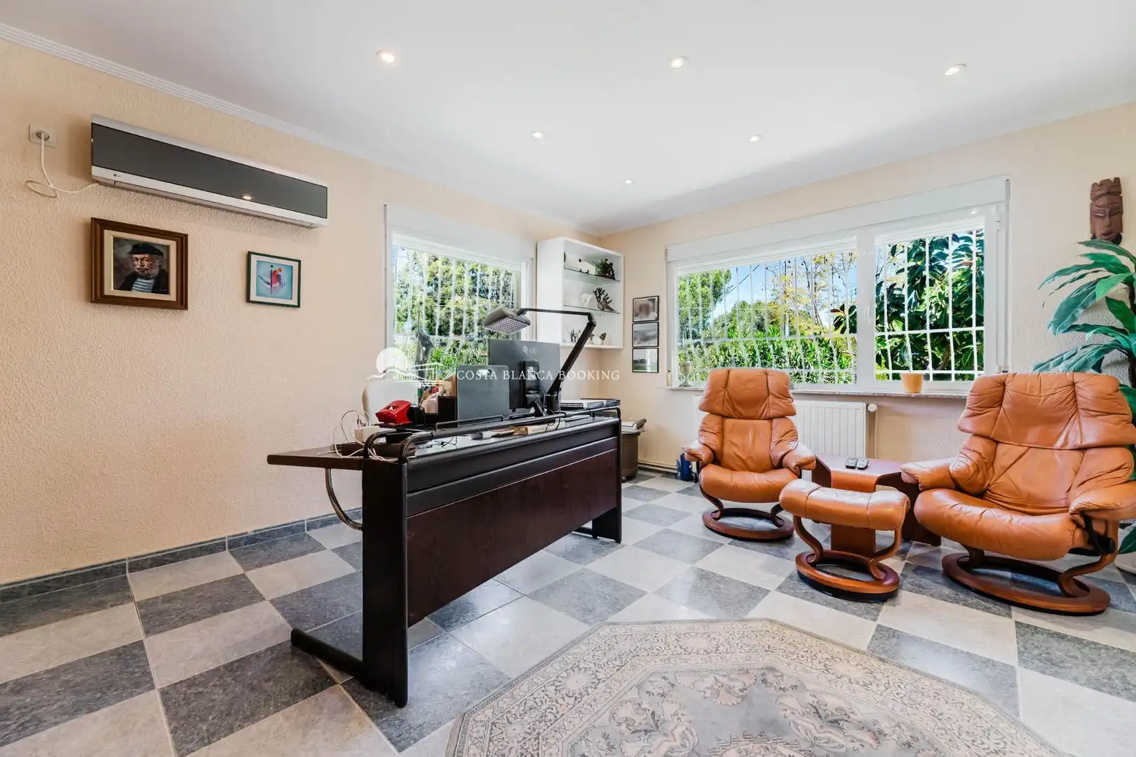 Sala d'estar de Casa o xalet en venda en L'Alfàs del Pi amb Aire condicionat, Calefacció i Jardí privat