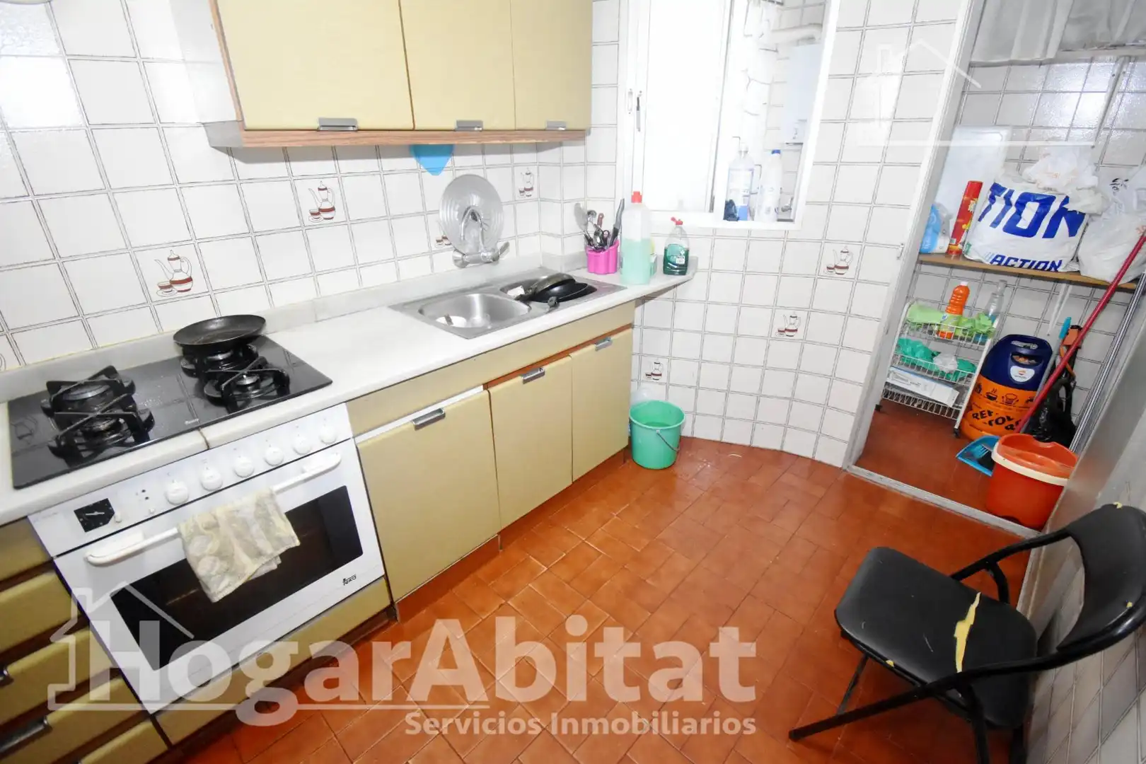 Cocina de Piso en venta en Castellón de la Plana / Castelló de la Plana con Trastero y Balcón