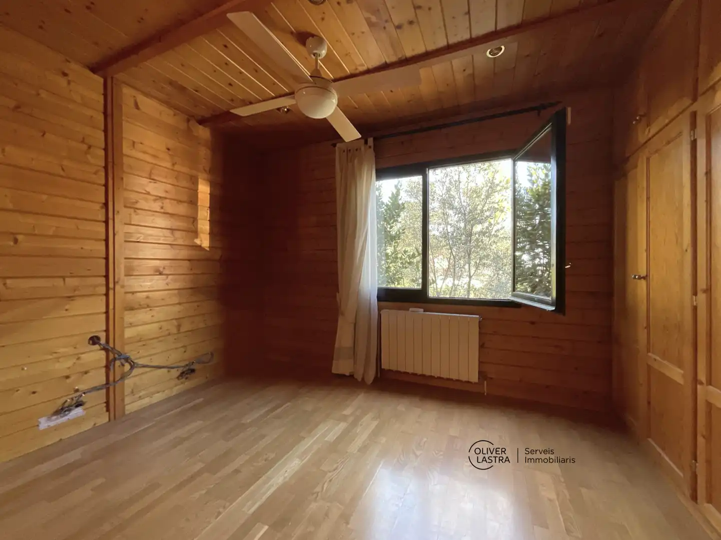 Habitación de Casa o chalet en venta en Sant Andreu de la Barca con Aire acondicionado, Calefacción y Jardín privado