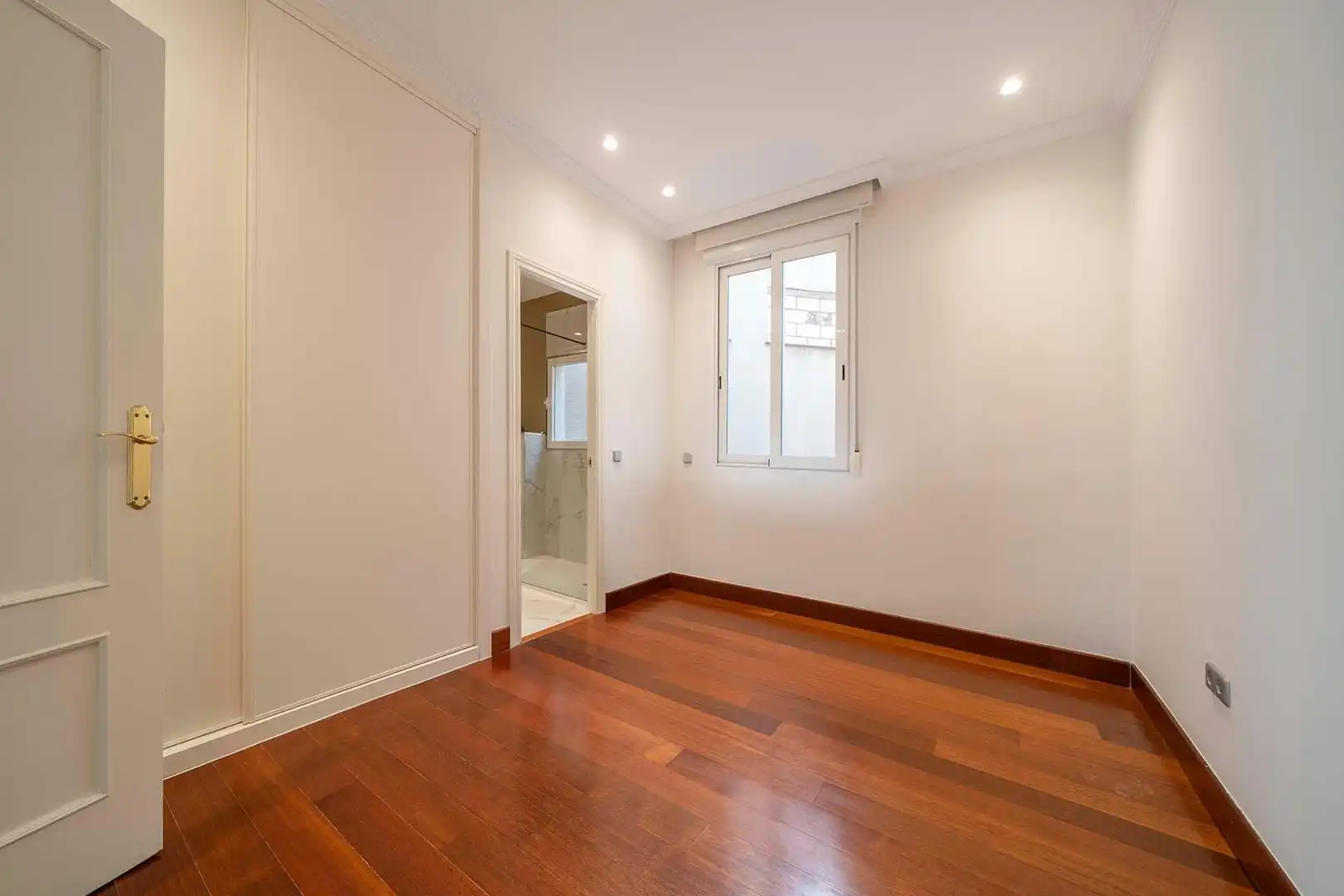 Wohnung zur Miete in Madrid mit Klimaanlage, Heizung und Balkon