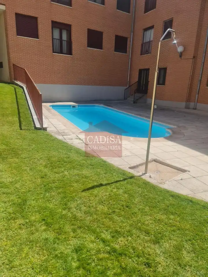 Swimming pool of Flat for rent in Villamayor  with Heating, Swimming Pool and Furnished