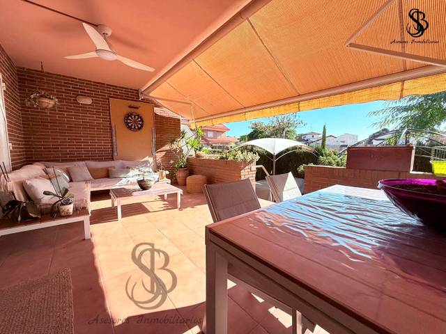 Casa adosada en Venta en Carrer Pintor Peyret en Ciudad Jardín