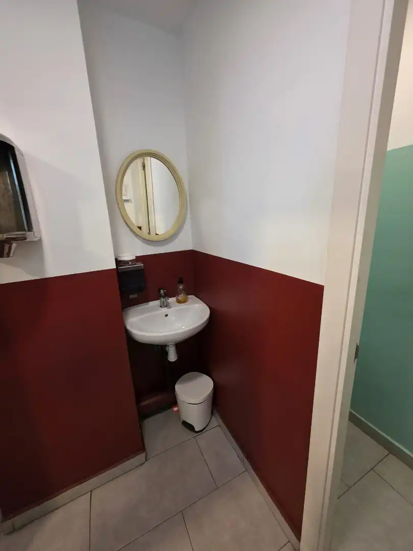 Business premises for transfer in Carrer Font de la Via 1, imagen 11