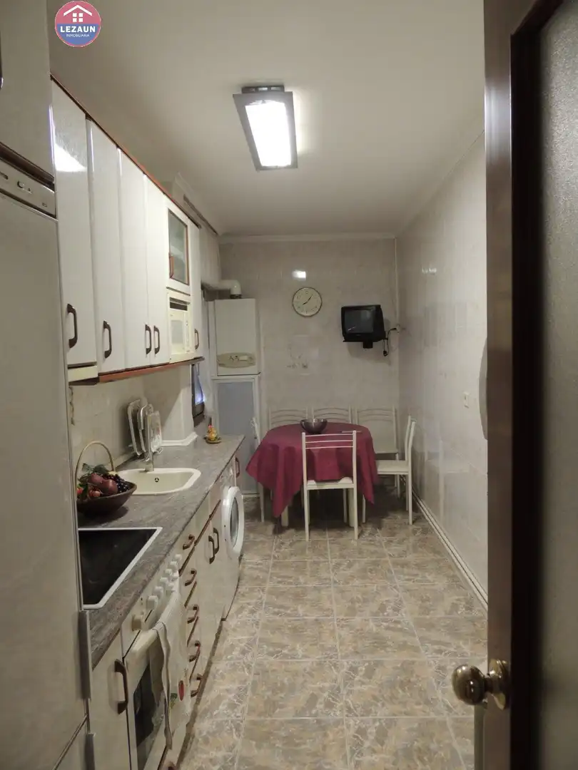 Kitchen of Flat for sale in Funes  with Air Conditioner, Heating and Parquet flooring