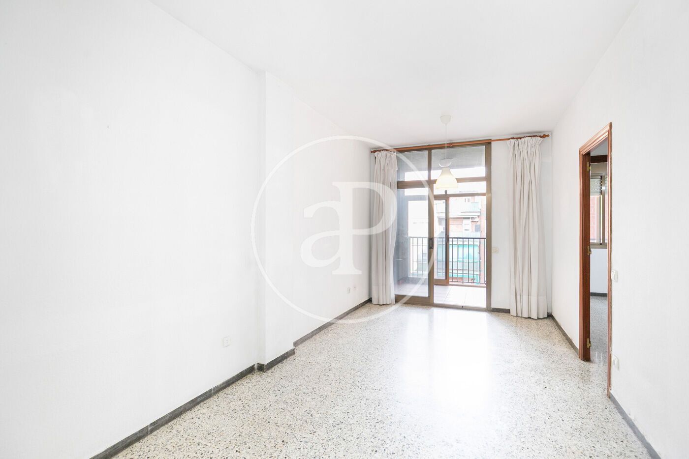 Exterior view of Flat for sale in  Barcelona Capital  with Heating and Balcony